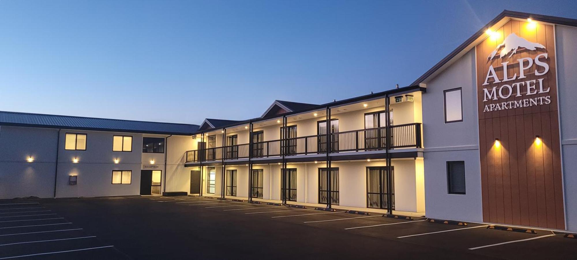 Alps Motel & Apartments 特威泽尔 外观 照片